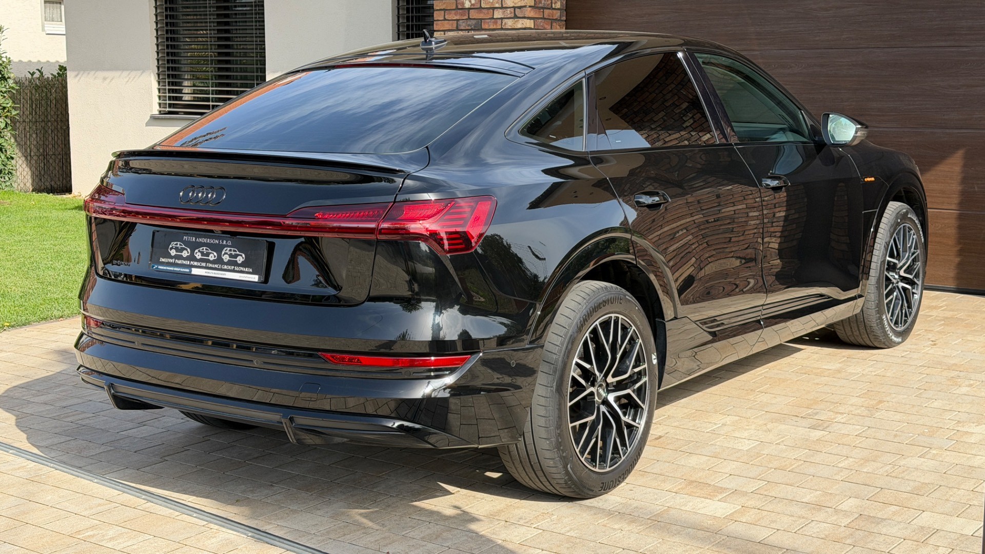 Audi E-tron 55 quattro S line — foto 6