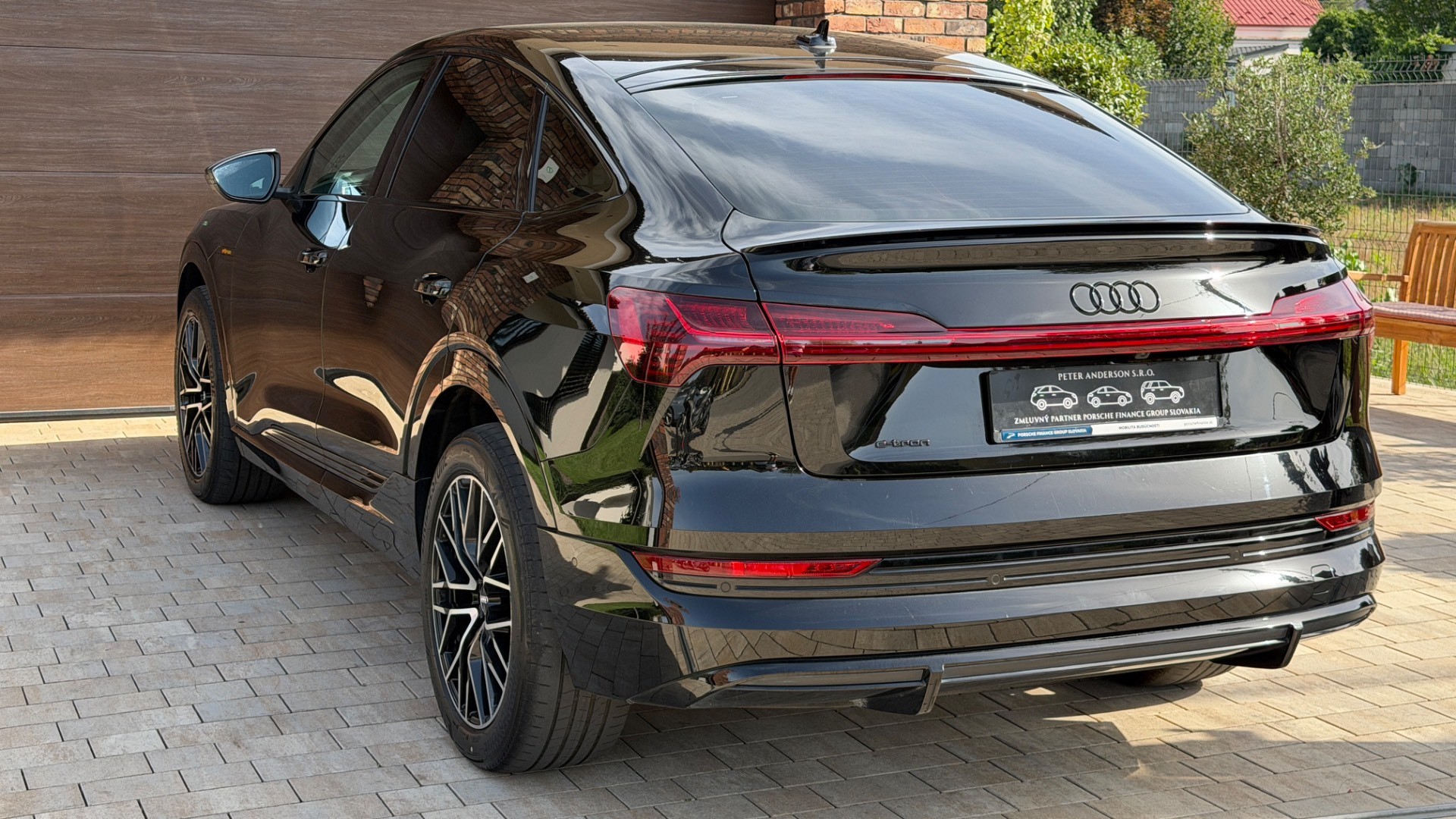 Audi E-tron 55 quattro S line — foto 9