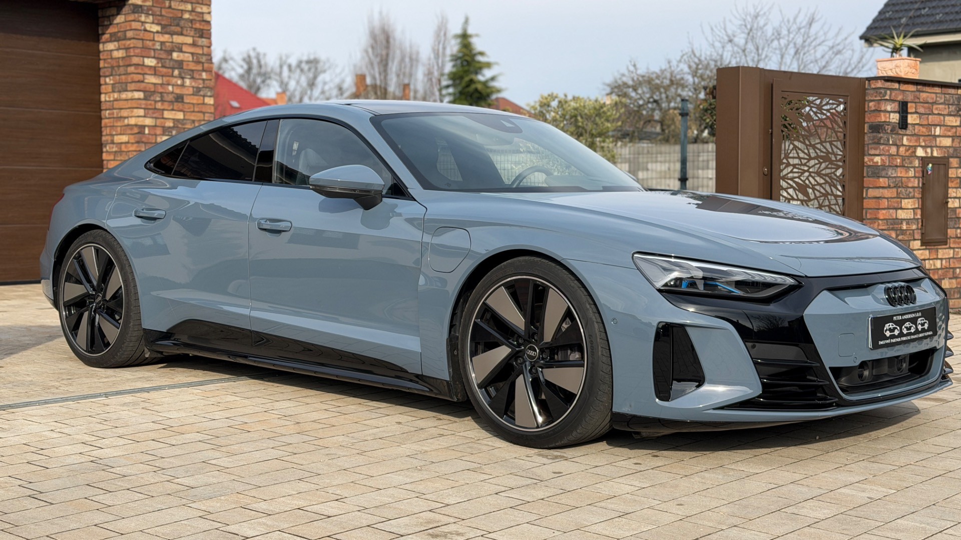 Audi E-tron GT — foto 19