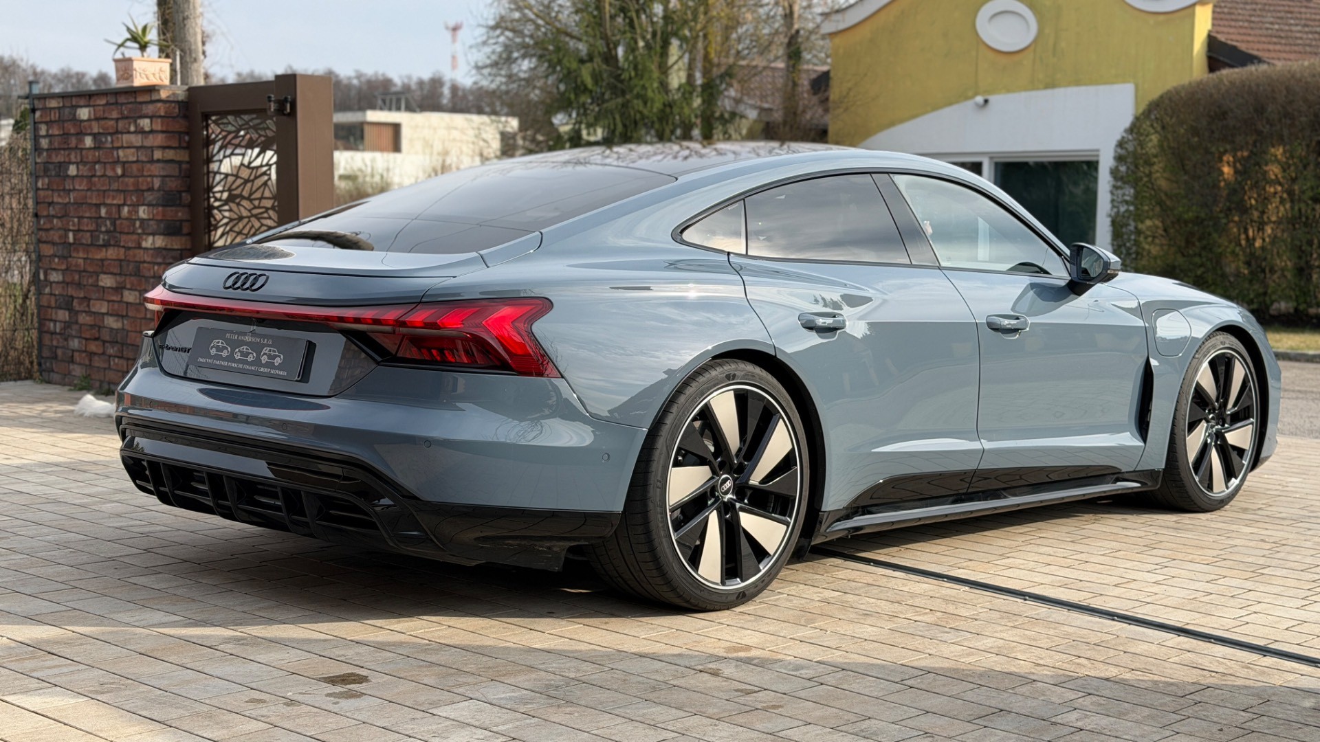 Audi E-tron GT — foto 20