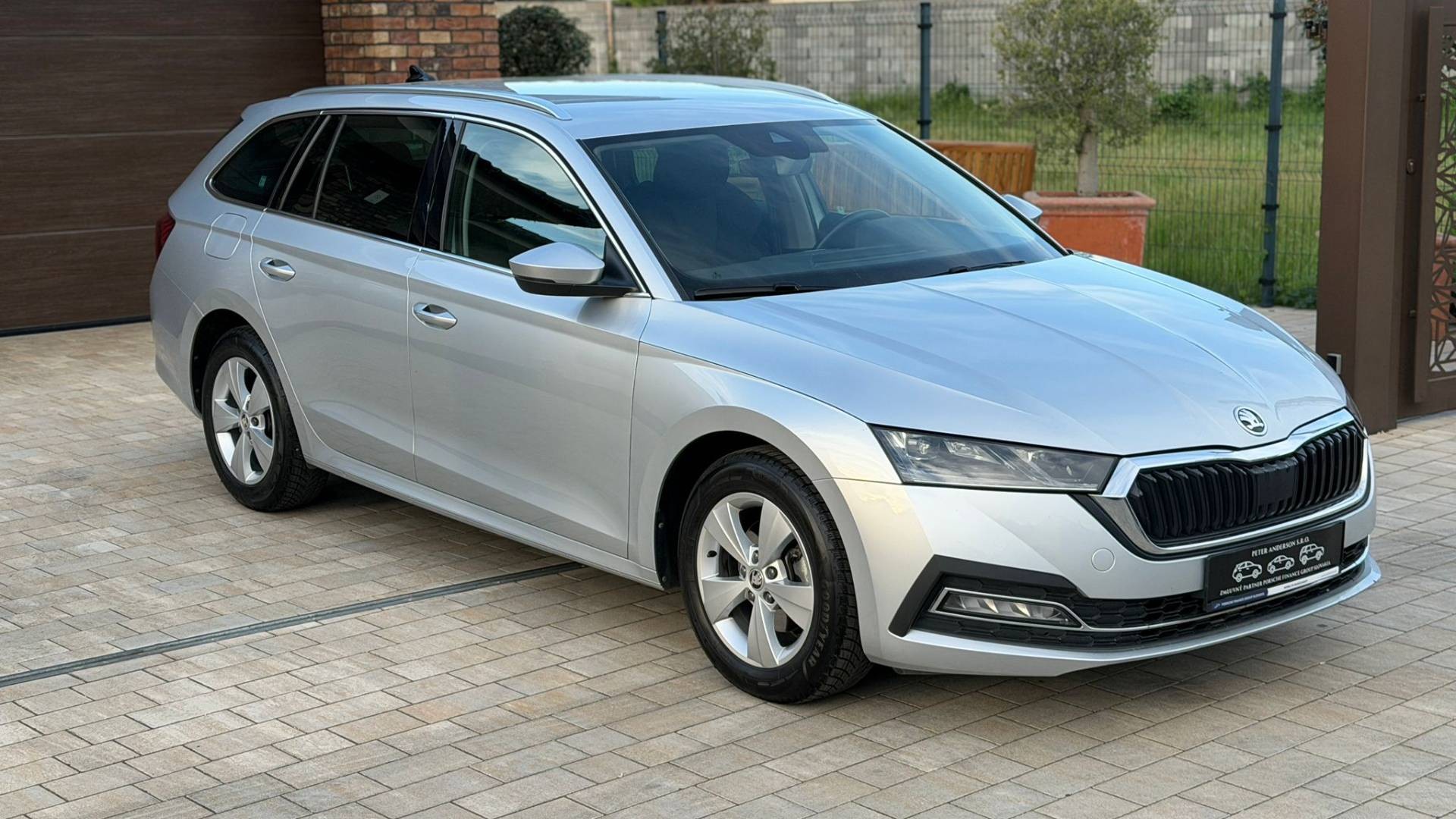 Škoda Octavia Combi 2.0 TDI SCR Style DSG — foto 6