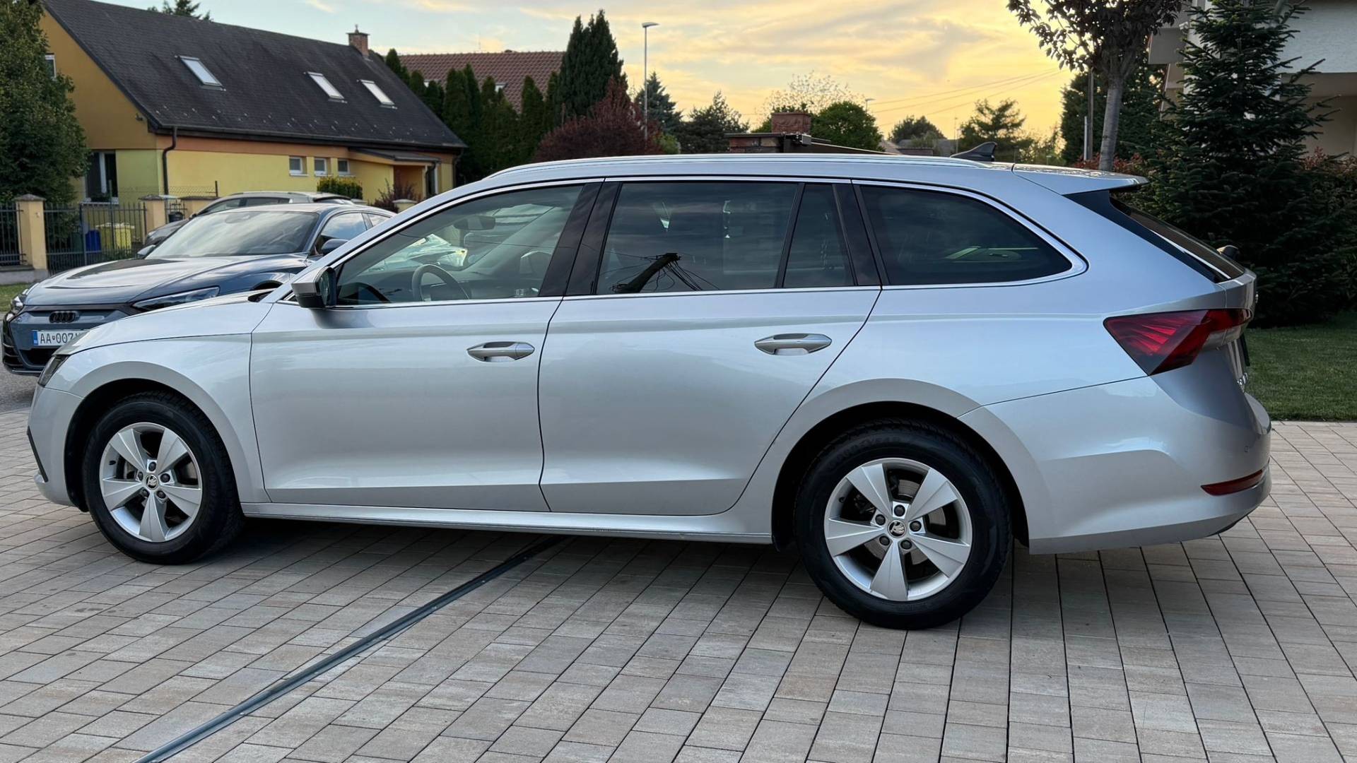 Škoda Octavia Combi 2.0 TDI SCR Style DSG — foto 8