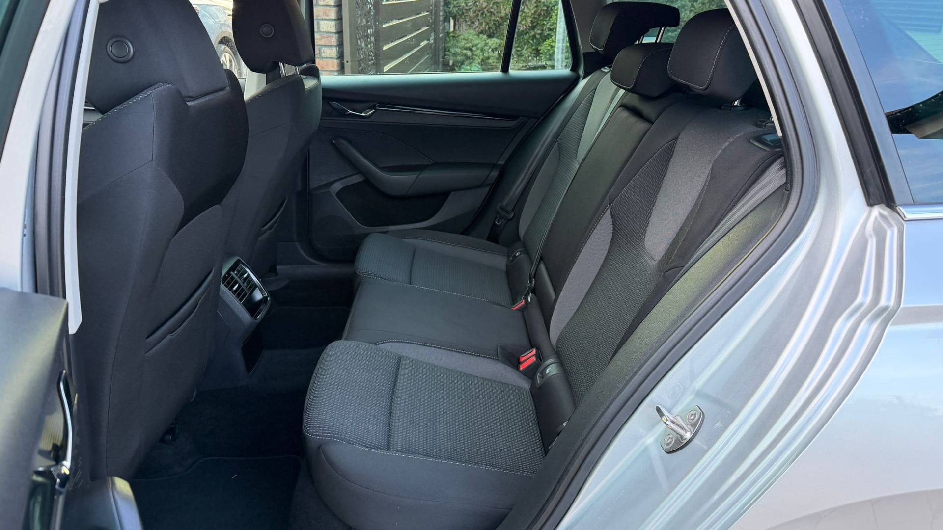 Škoda Octavia Combi 2.0 TDI SCR Style DSG — foto 18