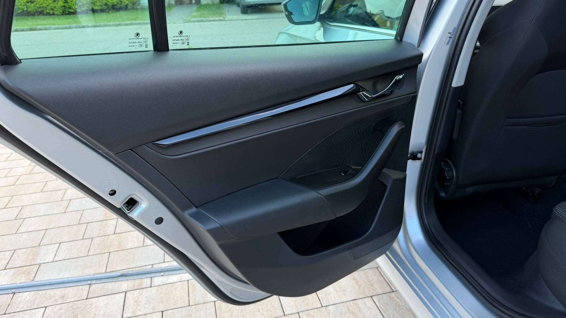 Škoda Octavia Combi 2.0 TDI SCR Style DSG — foto 21