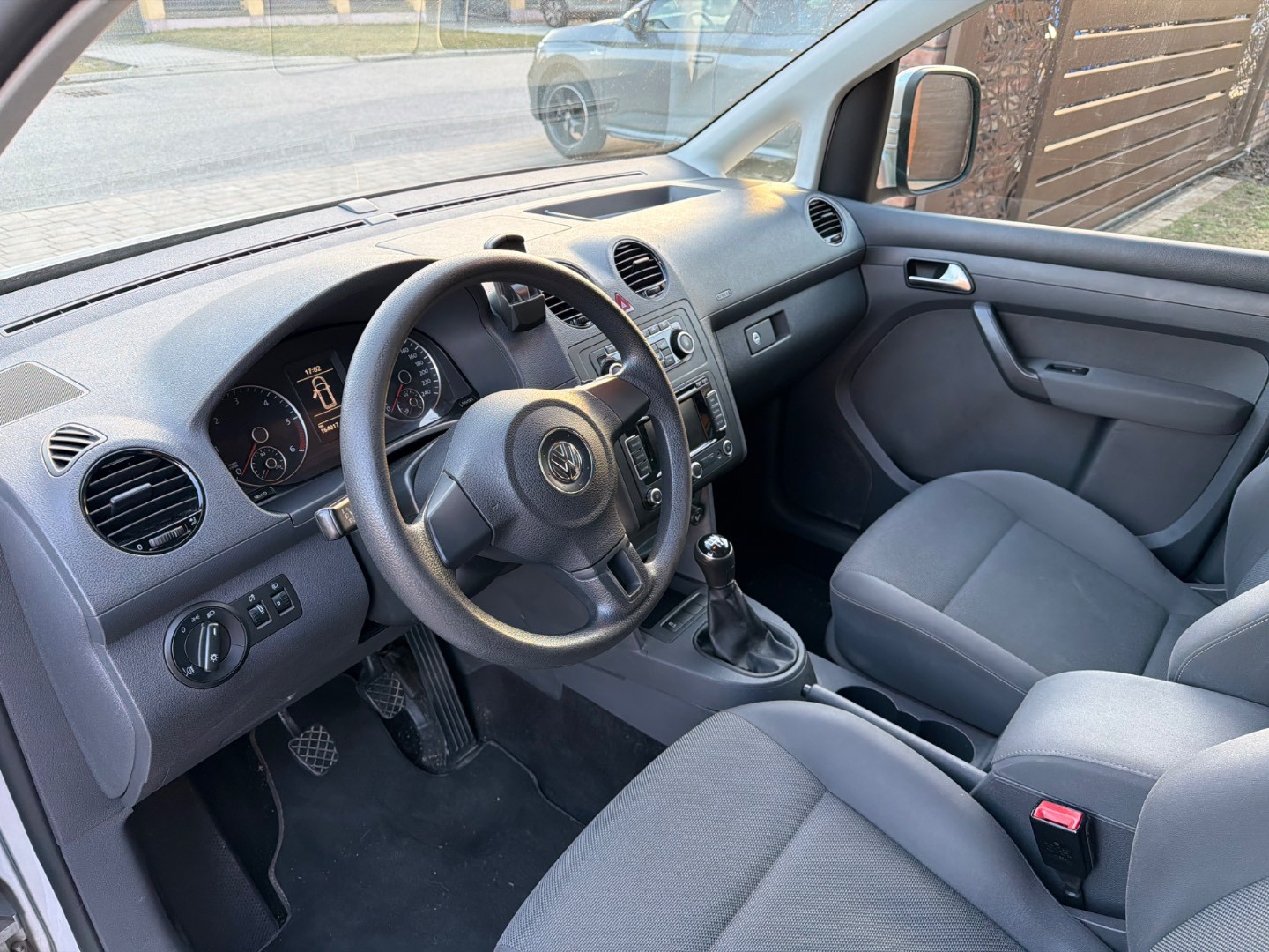Volkswagen Caddy Kombi 1.6 TDI 102k — foto 10