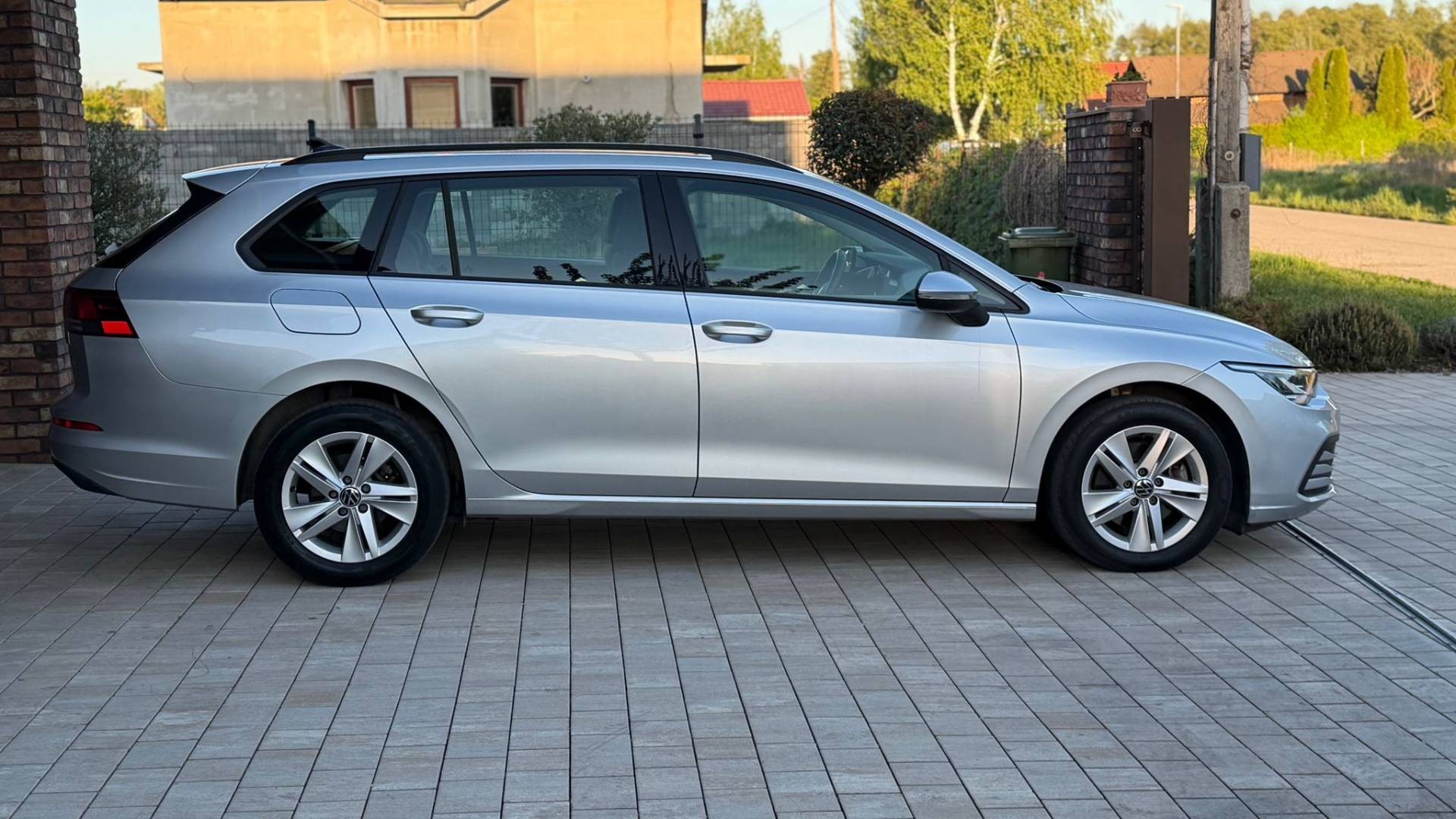 Volkswagen Golf Variant Life 2.0 TDI SCR 85kW DSG — foto 8
