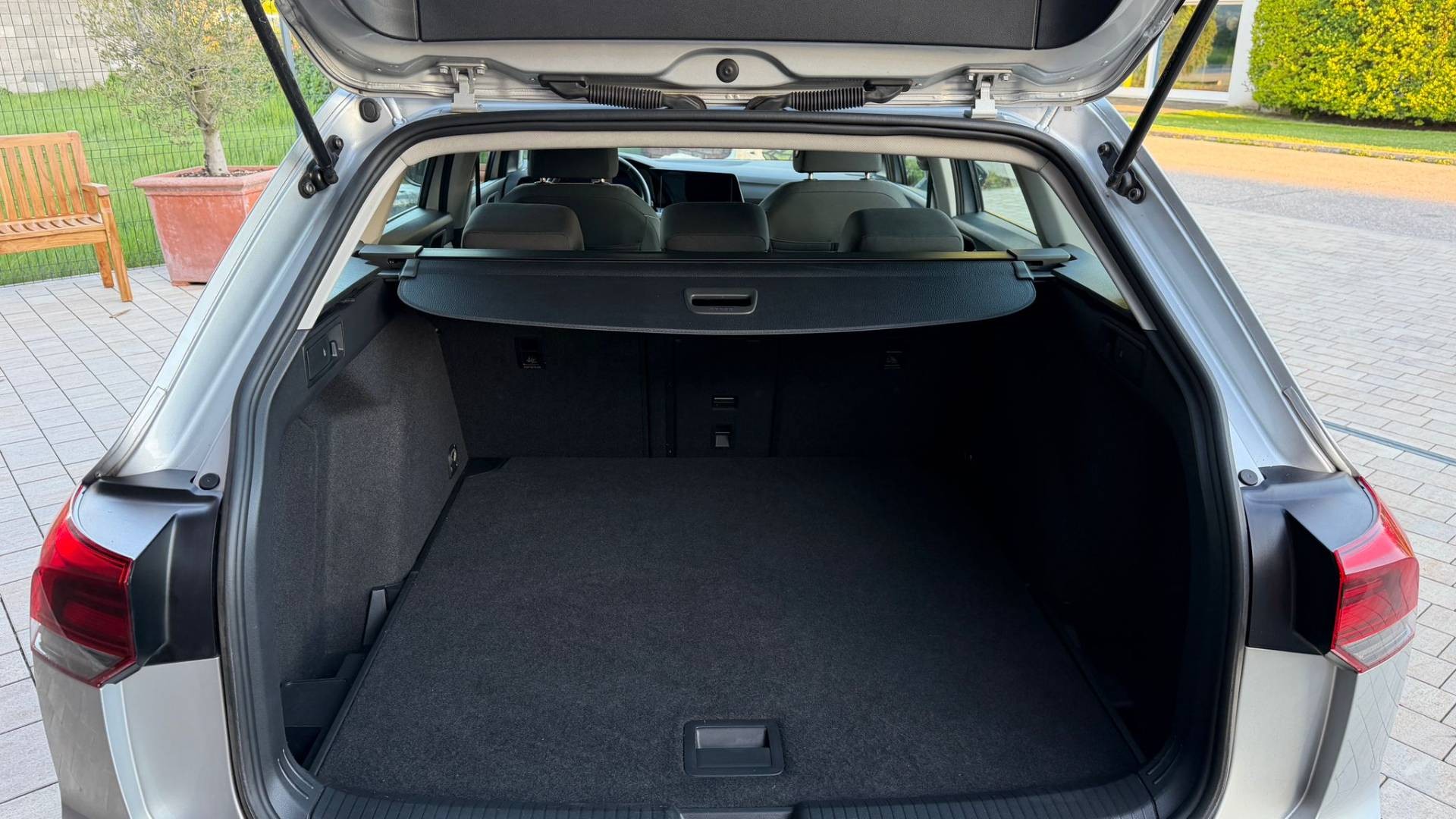 Volkswagen Golf Variant Life 2.0 TDI SCR 85kW DSG — foto 29