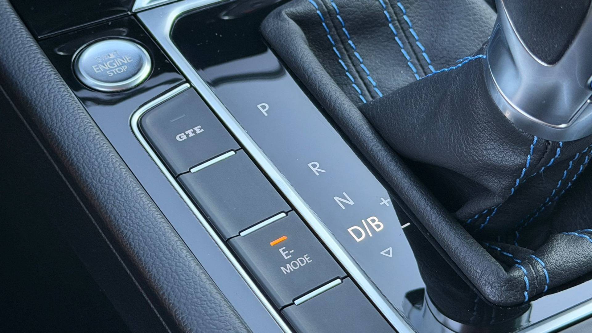 Volkswagen Passat Variant GTE 1,4 TSI Plug-in-hybrid 6DSG — foto 25