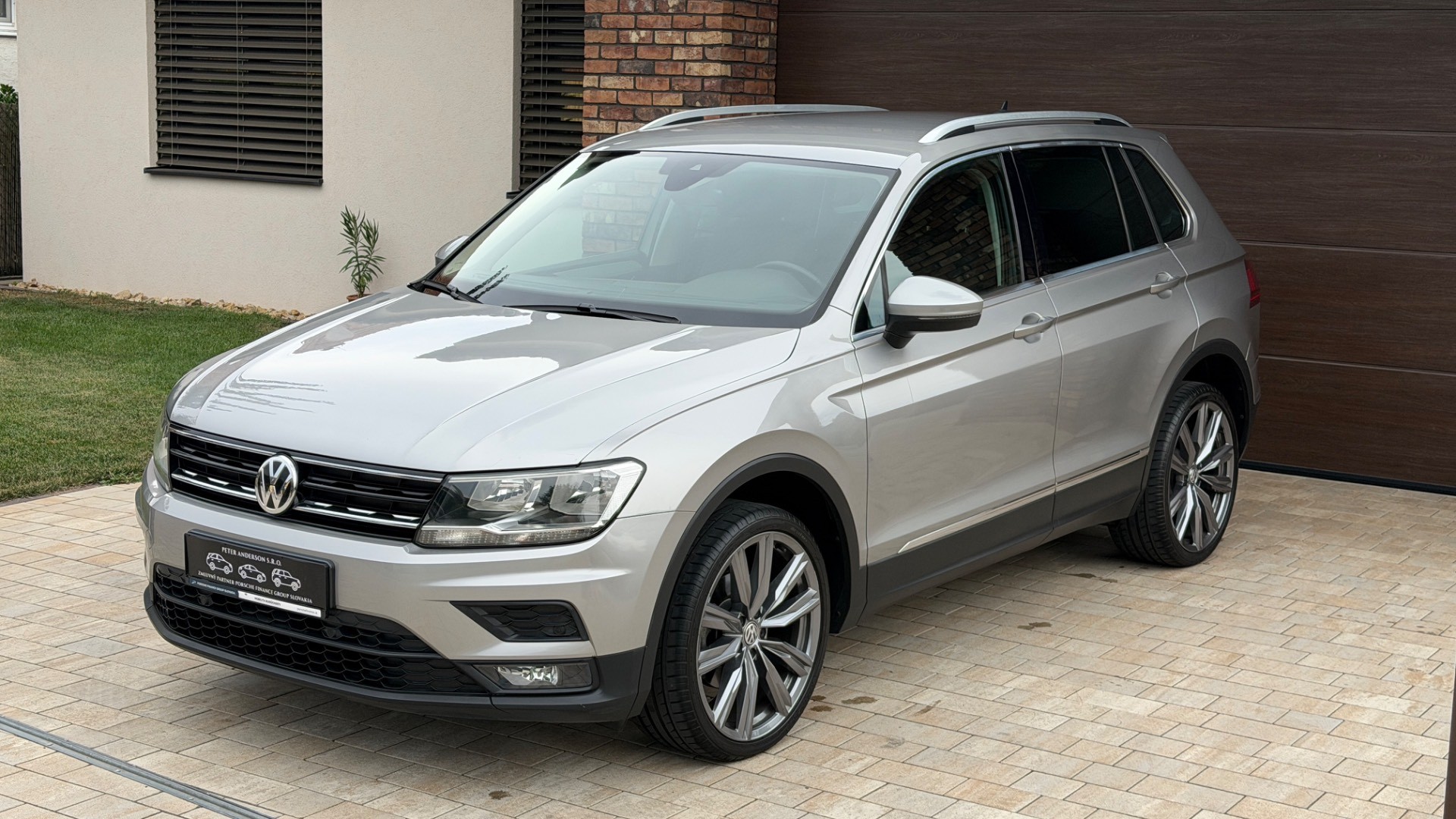 Volkswagen Tiguan 2.0 TDI SCR BMT 4MOTION Comfortline DSG — foto 3