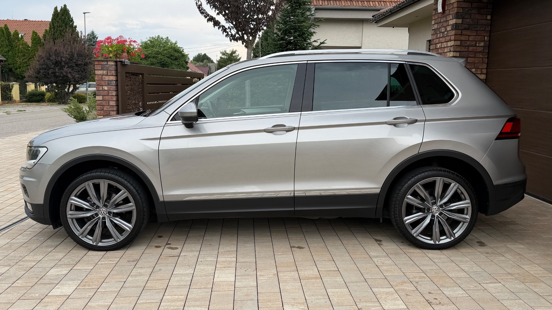 Volkswagen Tiguan 2.0 TDI SCR BMT 4MOTION Comfortline DSG — foto 6