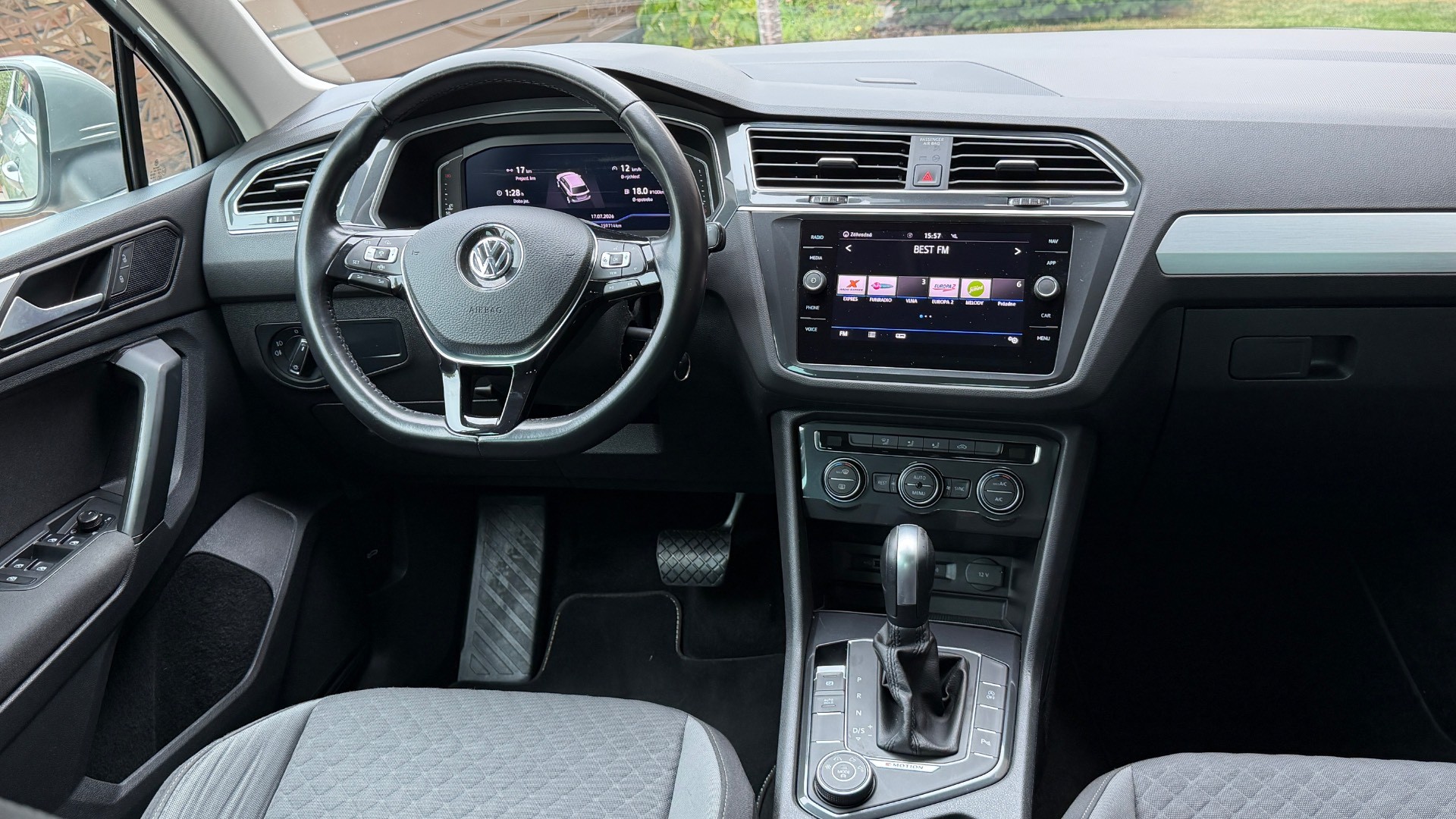 Volkswagen Tiguan 2.0 TDI SCR BMT 4MOTION Comfortline DSG — foto 15